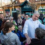 Mindeközben Gyurcsány Ferenc és Kocsis Máté verspárbajt vívnak