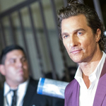 Matthew McConaughey maszkokat fuvarozott a kórházaknak