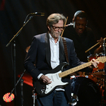 13 millió forintért kelt el Eric Clapton gitárja – jótékony célra megy az összeg