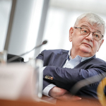 Joschka Fischer: Európa vagy megvédi magát, vagy behódol a nagyhatalmaknak