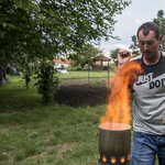 Rakéták helyett vegyszer és gyufa: teszteltük a magyar jégverés-elhárító rendszert