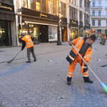 Orwelli világ? GPS nyomkövetőkkel szerelték fel az utcaseprőket