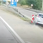 A terelőbóját is kiütötte egy fordos az M0-son, annyira kicentizte a lehajtót – videó