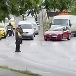 Még a szirénázó mentőt is megállították a türk delegáció miatt – videó