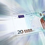 290-nél járunk: még mindig jól tartja magát a forint