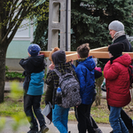 Hány iskolás gyerek bír el egy keresztet? Makón csak azért is kipróbálták