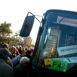 Nem jár a 3-as metró – tűzoltók az Újpest Központnál