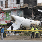 Fotó: Egy torzó maradt a nairobi reptéren lezuhant gépből