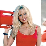 Bikinimúzeumba került Pamela Anderson híres Baywatch-fürdőruhája