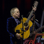 Paul Simon eladta hat évtizednyi zenéjét