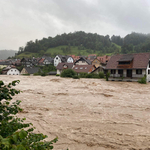 Helikoptereket küld a honvédség, hogy segítsék a mentéseket Szlovéniában