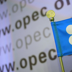 Rendkívüli OPEC-ülés jöhet a zuhanó olajárak miatt