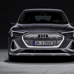 Beárazták az 500 lóerős új Audi villany SUV-t