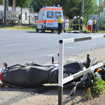 Meghalt egy motoros Városlődnél, lezárták a 83-as utat