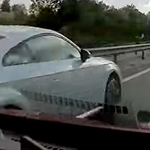 Olyat előzött egy Audi az M1-esen, mintha videójátékban lenne – videó