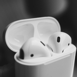 Mellkasi fájdalommal ment kórházba az amerikai férfi – ott kiderült, hová tűnt az AirPods egyik fele