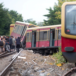 Súlyos vonatbaleset Berlinben, kisiklott az S-Bahn – fotók