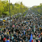 A civil szívtől a "mocskos Fidesz"-re bulizókig - ilyen volt a szerdai tüntetés