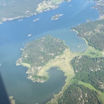 Tiszteletkört tett a két elhunyt magyar pilótáért a svédországi szerencsétlenség helyszíne felett a Wizz Air járata – videó