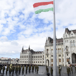 A kormány kitiltotta a Kossuth térről az egyszerű közlekedési eszközöket