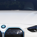 A BMW 600 lóerő fölé tolta az i4 villanyautó teljesítményét
