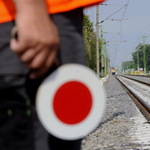 Kisiklott egy Budapestre tartó személyvonat első kocsija