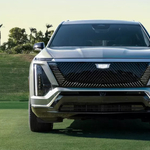 Itt a Cadillac legújabb hatalmas luxus villany SUV-ja