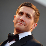 Kiskutyákat eresztettek Jake Gyllenhaalra, miközben rajongói kérdésekre válaszolt - videó