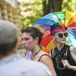 Szivárványok, mosolyok, napernyők - ilyenek voltak a 27. Budapest Pride arcai