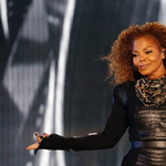 Janet Jackson 55 éves lett, és megszabadult több fontos ruhadarabjától