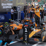 Sima McLaren-kettősgyőzelem a Spanyol Nagydíjon, Verstappen egy szabálytalanságával eldobott 14 pontot