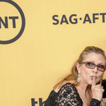 Carrie Fisher lánya megható dallal emlékszik két éve elhunyt édesanyjára