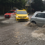 Telibe kapta az eső Budapestet, özönvíz az utcákon – fotó, videó