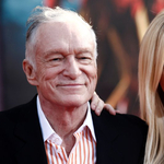 Romantikus fordulat: Hugh Hefner lemond a házassági szerződésről 