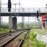 Égő, sínre dőlt fának hajtott egy német intercity vonat