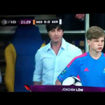 Löw esete a labdaszedő fiúval: csalt az UEFA?