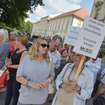 Tüntetők várták Lázárt a hódmezővásárhelyi közgyűlésben - videó