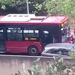 Videó: Szándékosan hajtott neki egy embernek a római buszsofőr