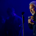 Jön Tom Jones és Jamie Cullum