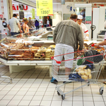 Leterheltek a dolgozók, több áruházláncnál leállhat a munka januárban