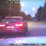 Két defektet is kapott az Audi RS6 menekülés közben, mégis ez lett a vége – videó