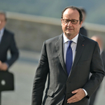 Hollande már hétfőn repülőre ül