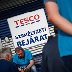 Szűkítik az eladóteret, egyszerűsödik a termékkínálat – így racionalizál a Tesco