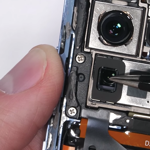 Videó: Szétszedték a Huawei P30 Prót, ezt találták a belsejében