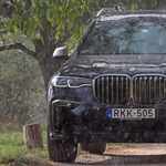 Gigantomán spórolóbajnok: teszten a BMW X7 M50d