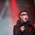 Nemi erőszak, vagdosás késsel: újabb vádak Marilyn Manson ellen