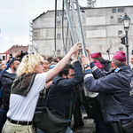 Diákok és tanárok tüntettek a Karmelitánál, a rendőrség könnygázt is bevetett 