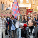 Folyamatos polgári engedetlenséggel demonstrál egy budapesti tanár