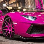 Szentségtörés vagy sem, de itt egy rikítóan pink Lamborghini