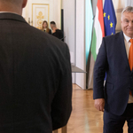 Kirúgták a bécsi magyar nagykövetség egyik vezető diplomatáját, miután a sajtó Orbánék rongyrázásáról írt